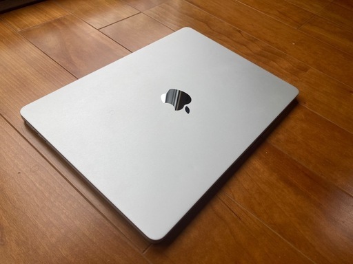 MacBook Air M2 シルバー充放電回数17回、 バッテリー最大容量100% 