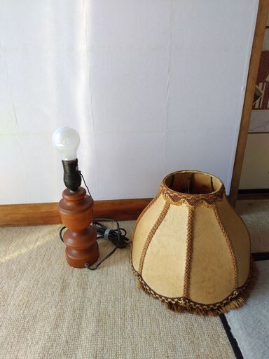 レトロな卓上照明器具₍中古品）