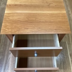 ナイトテーブル（ボーコンセプト）243494
