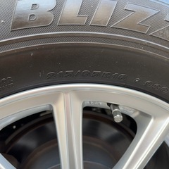 スタッドレス　ブリヂストン　215/65R16の画像