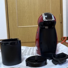 おしゃれなカフェ気分♪ Nescafe Dolce Gusto チェリーレッド コーヒーメーカー 数回使用の画像
