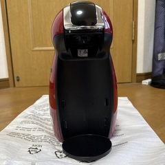 おしゃれなカフェ気分♪ Nescafe Dolce Gusto チェリーレッド コーヒーメーカー 数回使用の画像
