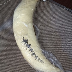 [F1861]バナナ型クッション　2個セット　外形寸法　30X130㎝   重量1.3kg  材質　側面　綿100%  中身　ポリエステル100%　　の画像