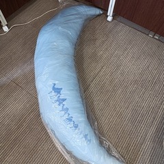 [F1861]バナナ型クッション　2個セット　外形寸法　30X130㎝   重量1.3kg  材質　側面　綿100%  中身　ポリエステル100%　　の画像