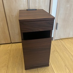 サイドテーブル