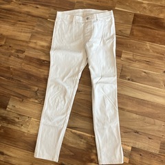 ユニクロ　白デニム