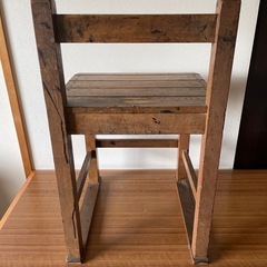 【お譲り先決定】昔の小学校の椅子 の画像