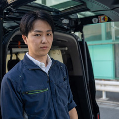 夜間の仕事　IT機器の運搬