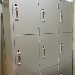 【3/22午前中引渡し限定】鍵付き15人用ロッカー　の画像