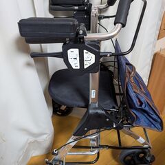 幸和製作所 テイコブリトルF WAW03 歩行器 歩行車 手押し シルバーカー  福祉用具 介護用品 自立歩行 歩行補助 (HKKW117-A)の画像