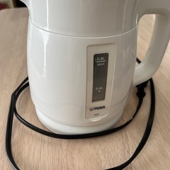 タイガー　電気ケトル　800mlの画像