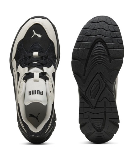 PUMAスニーカー