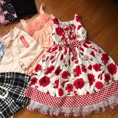 子供服110〜130 新品未使用タグ付き有　ワンピースドレスの画像