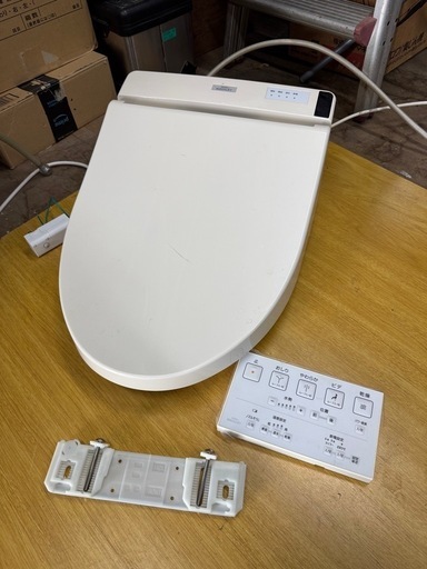 TOTOリモコン付きウォシュレット