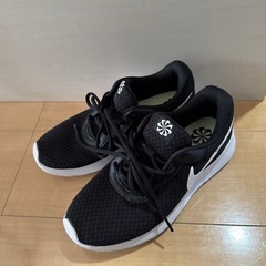 【美品】NIKEスニーカー　レディース25cm