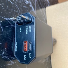 新品未使用品です‼️‼️‼️車用 シガーソケット用 充電ケーブル 4IN1 typeC lightning USBA USBtypeC iPhone Android イヤホン モバイル電源 タブレット スポーツウオッチ デジカメ スマホ 4台のデバイスを同時に充電出来ます。12ボルトから24ボルトの車両で使用できるの画像