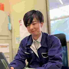 【鹿嶋市のトラックドライバー（中型）　未経験大歓迎！】社会保険完...