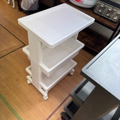 ワゴン　収納ワゴン　1個1000円　白、緑　中古の画像