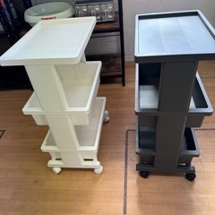 ワゴン　収納ワゴン　1個1000円　白、緑　中古の画像