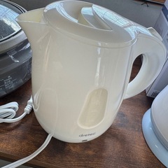 電気ケトル　1L 　1個800円　中古の画像