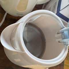 電気ケトル　1L 　1個800円　中古の画像