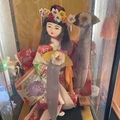 ケース付日本人形の画像