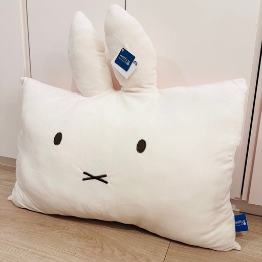 新品未使用⭐︎ミッフィー みみ付きクッション　オフホワイトアソート　白　裏地ピンク