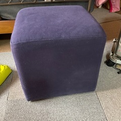 立方体の椅子　2個　譲ります