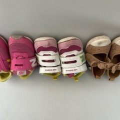 ニューバランス　子供シューズ　13.5 ㎝　14㎝　3足セットの画像