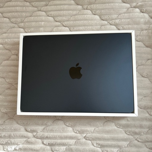 美品     MacBook Air M2 2024 13.6インチ 8GBメモリ 256GBストレージ
