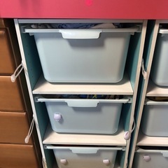 チェリーピンクの3段カラーボックス