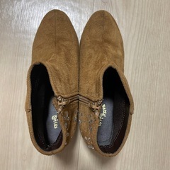 【2品以上で半額値下げ】茶色　ブーツ　22cmの画像