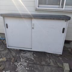 すみません。決まりました。倉庫