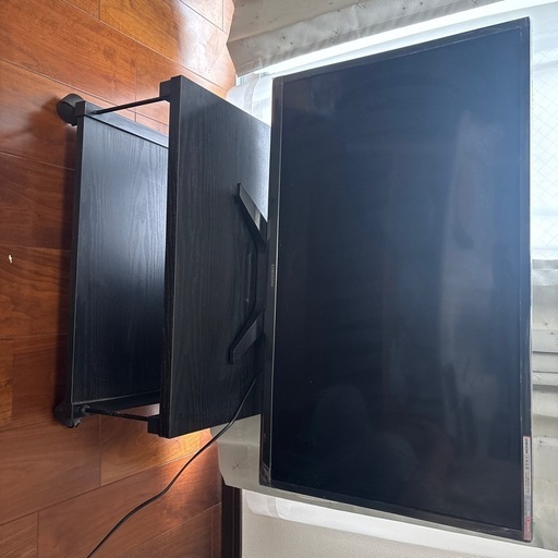取引中　オリオン　テレビ32インチ\u0026台
