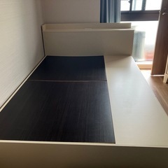 収納充実のヘッドボード スライド収納付き_大容量チェストベッド ...