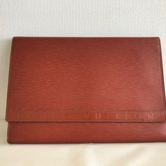 ルイヴィトン エピ セカンド クラッチバッグ