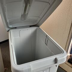 ゴミ箱　蓋つきの画像