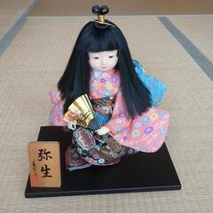 ケース入り日本人形
