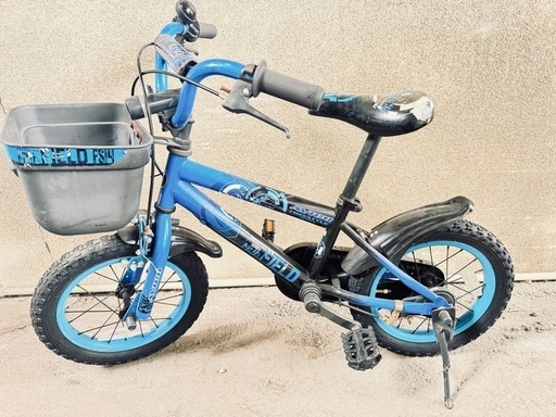 補助輪付き　AVIGO 子供用 自転車