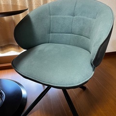 円形テーブル 椅子 22日(土)までの出品