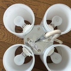 ⭐︎山田照明 シーリングライト シャンデリア4灯の画像