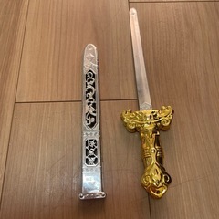 おもちゃの剣とピストル