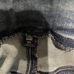 ユニクロ140 デニムパンツの画像