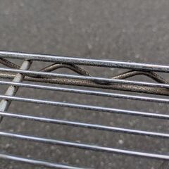 スチールラック小　カラーボックス小　しっかりした棚　引き取りに来てくださる方に差し上げますの画像