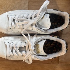 adidasスタンスミススニーカー