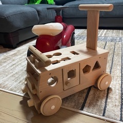 木の車 ベビー玩具 の画像