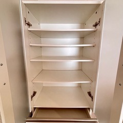 食器棚 ホワイト 歪み有の画像