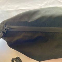 UNIQLOユニクロ　ミニドローストリングバッグ　黒　の画像