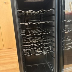 ワインセラー 黒 18本収納 4月末までの画像