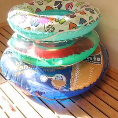 【美品】  浮き輪　マリンスポーツ　プール　海水浴　キャンプ　レ...